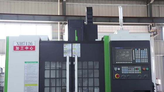 Kleiner vertikaler Mittelpreis maschineller Bearbeitung 3 Achse VMC640 cnc in China